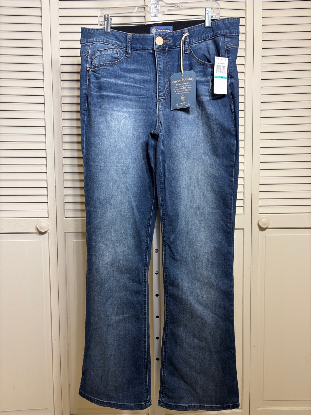 NWT Democracy Kathryn Ab Solution Itty Bitty Bootcut Jeans Size 16
